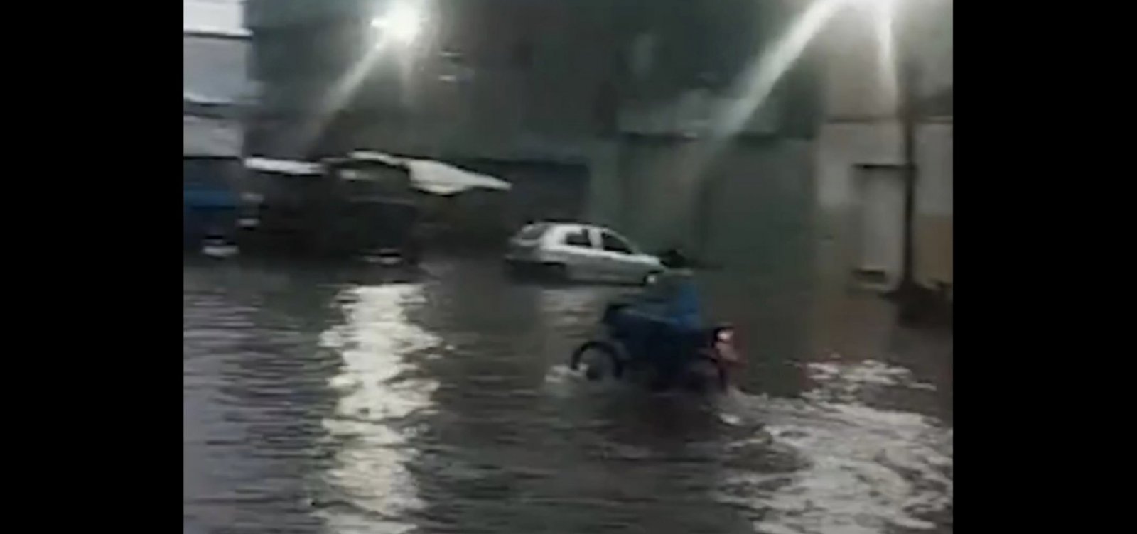 Fortes chuvas causam alagamento no oeste baiano