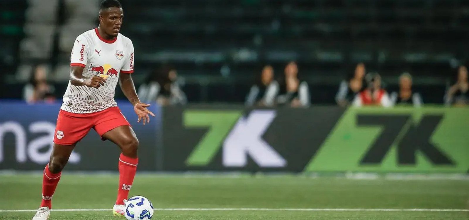 Ministérios repudiam fala machista de zagueiro do Bragantino contra árbitra