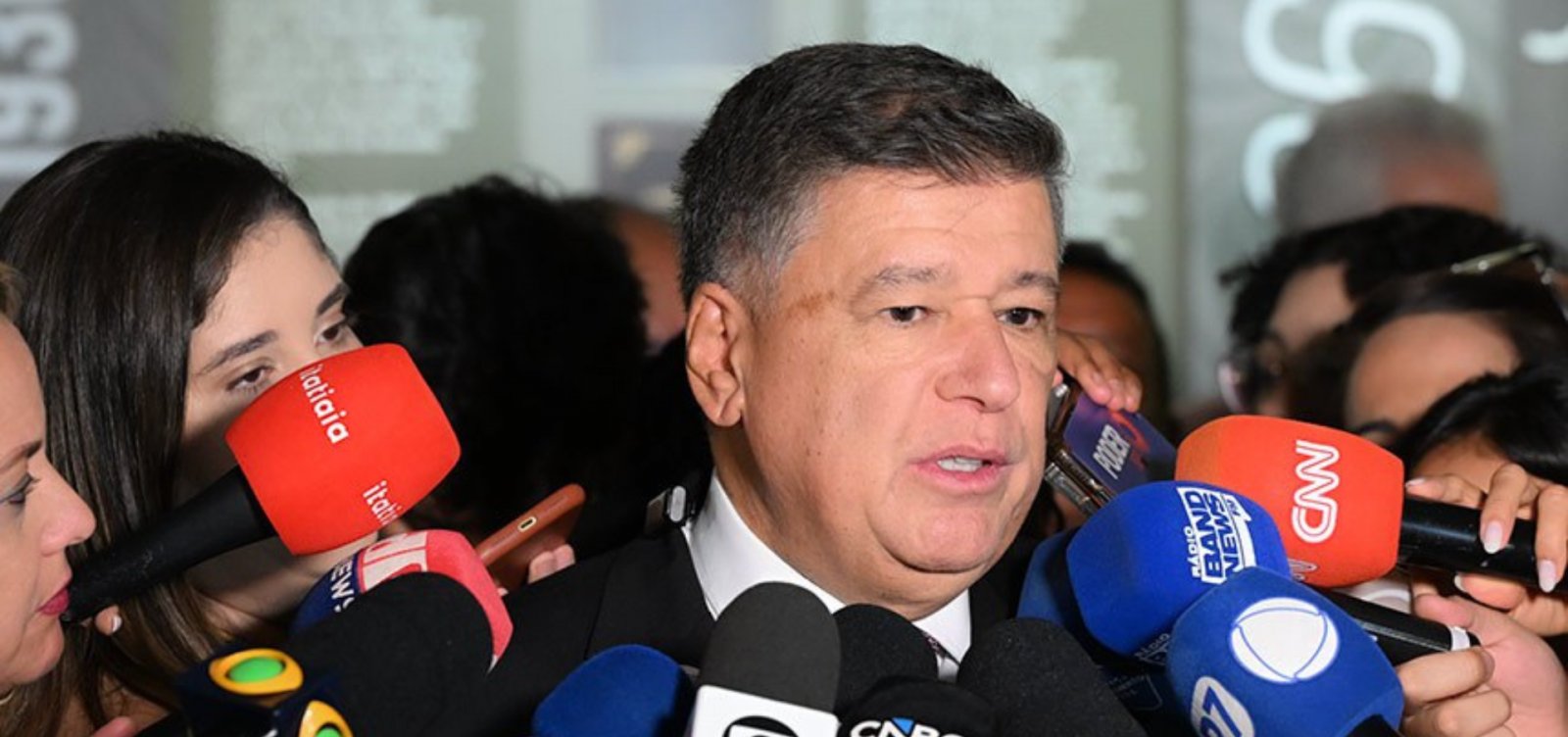 Viana diz que decisão do STF sobre Vorcaro "atrapalha e atrasa" CPMI