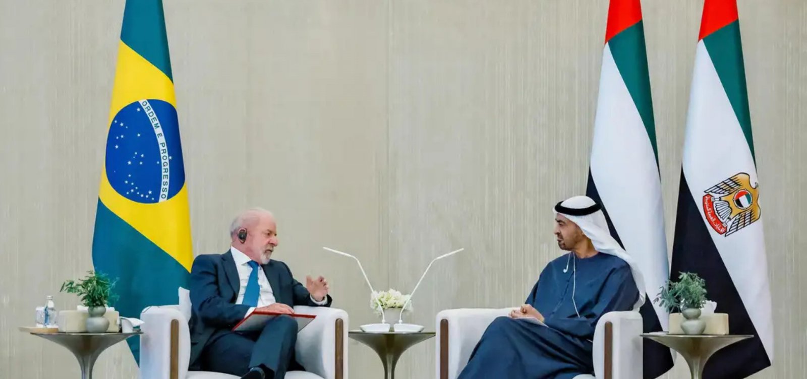 Lula se reúne com líder dos Emirados Árabes para ampliar cooperação econômica e avançar acordo com o Mercosul