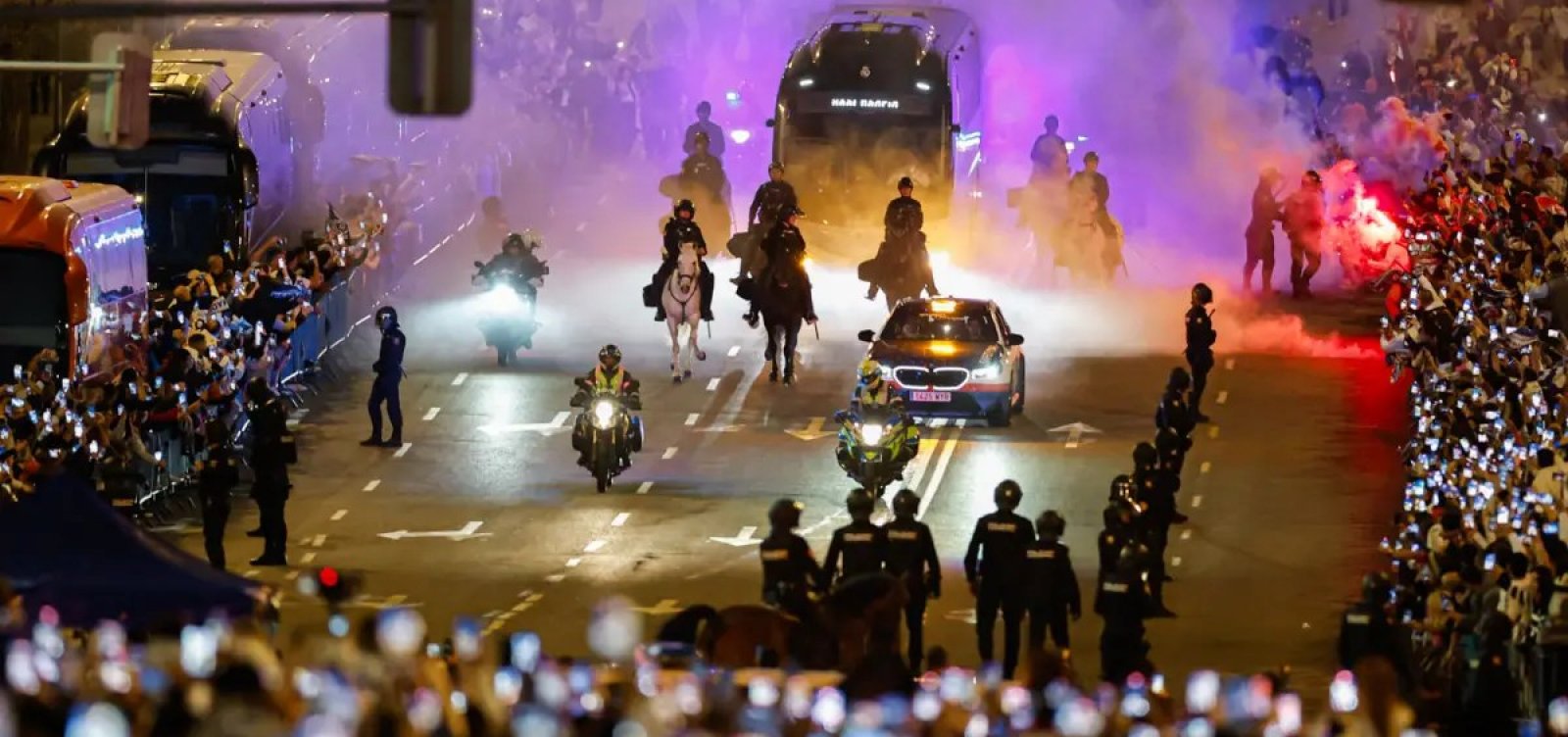 Torcida do Real Madrid recebe delegação do Benfica com vaias