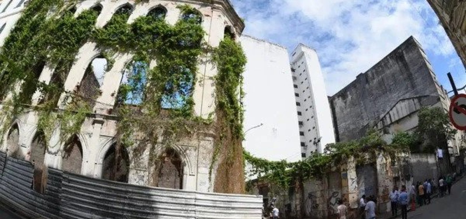 Decreto autoriza posse de 36 imóveis abandonados no Comércio