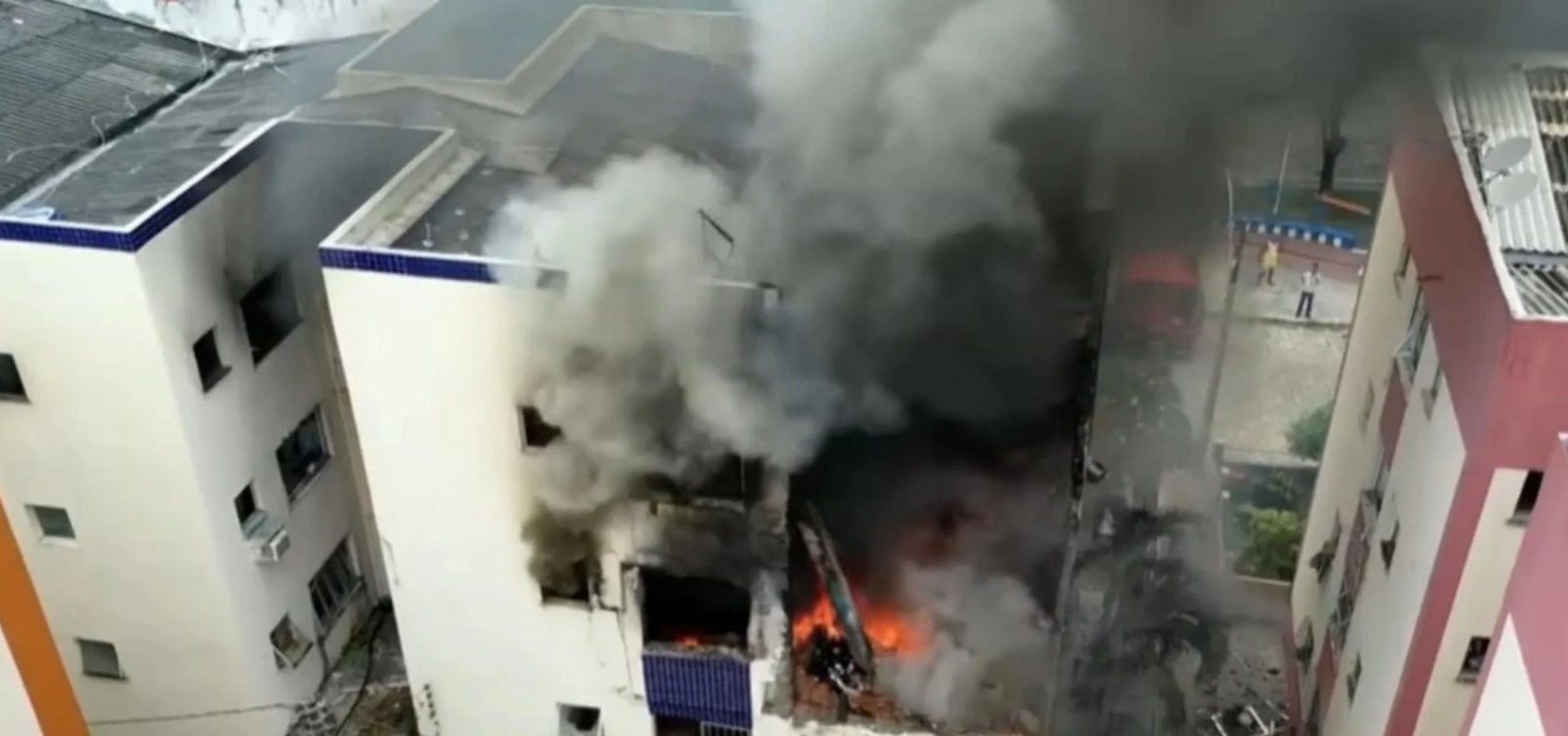 Explosão em condomínio no Stiep deixa três bombeiros feridos durante resgate