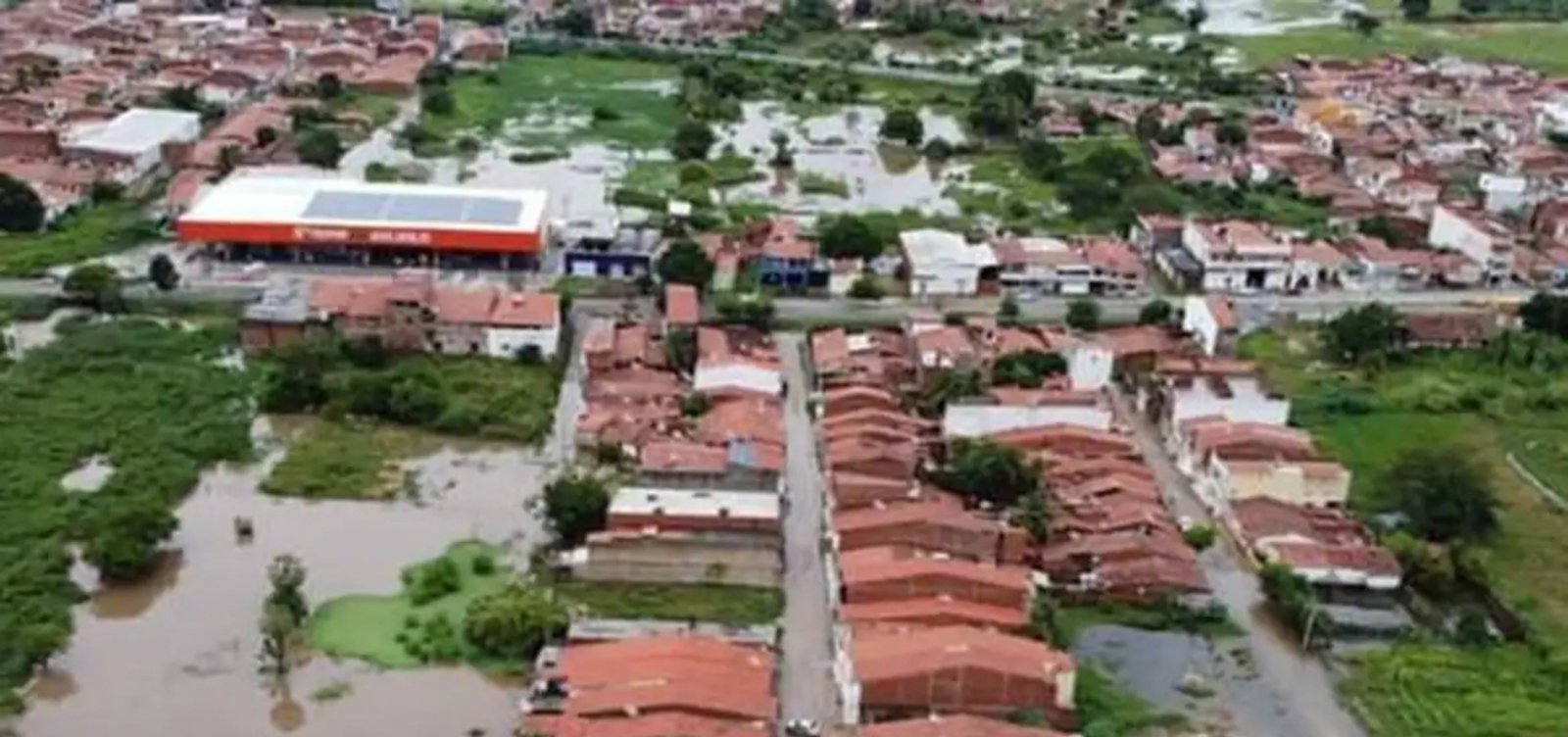 Inmet emite alerta de chuvas intensas e risco de desastres no Norte e Nordeste até domingo