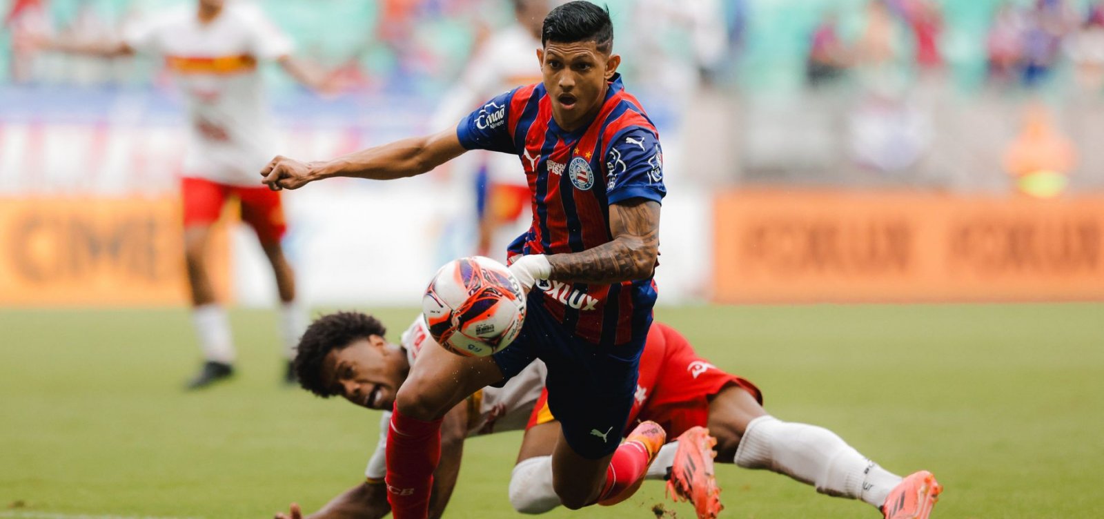 Bahia passa sufoco no final, mas bate a Juazeirense e está na final do Baiano