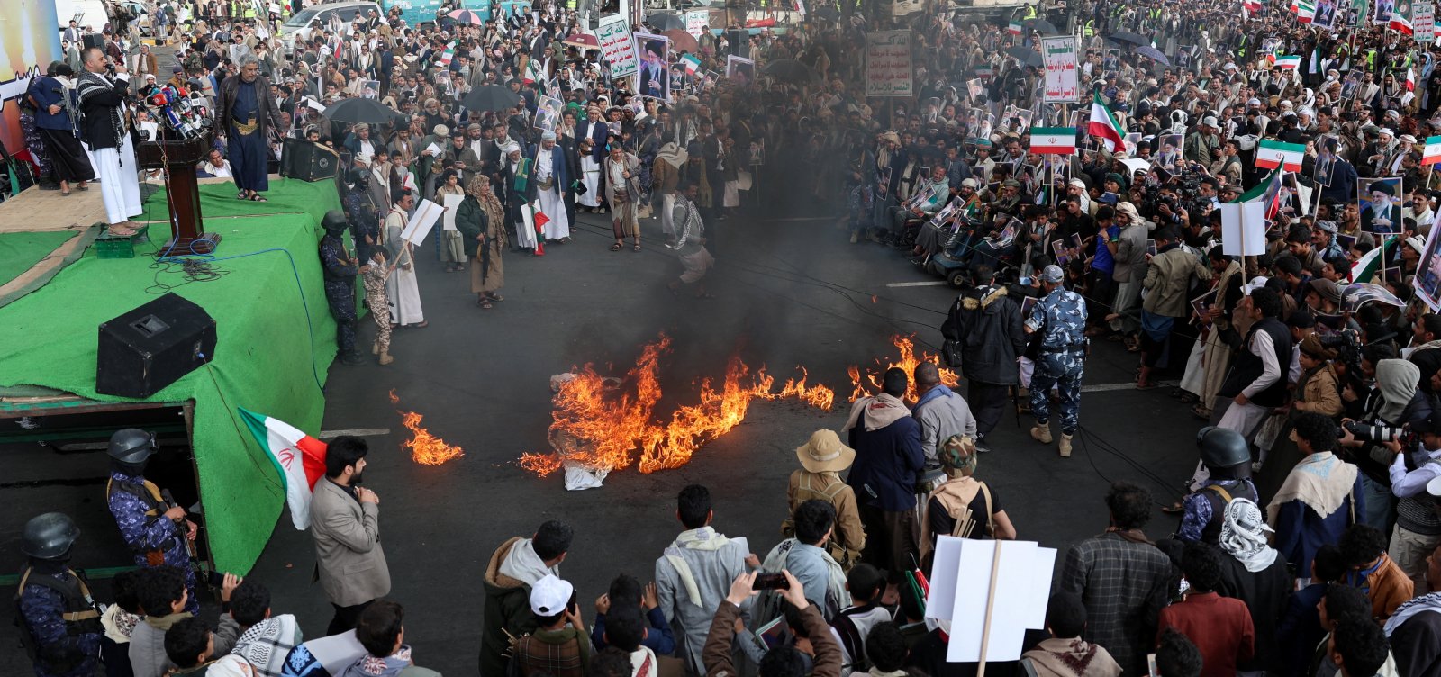 Ao menos nove pessoas morrem no Paquistão durante protestos após morte de líder do Irã