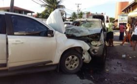 Três pessoas ficam feridas após carros colidirem em Stella Maris