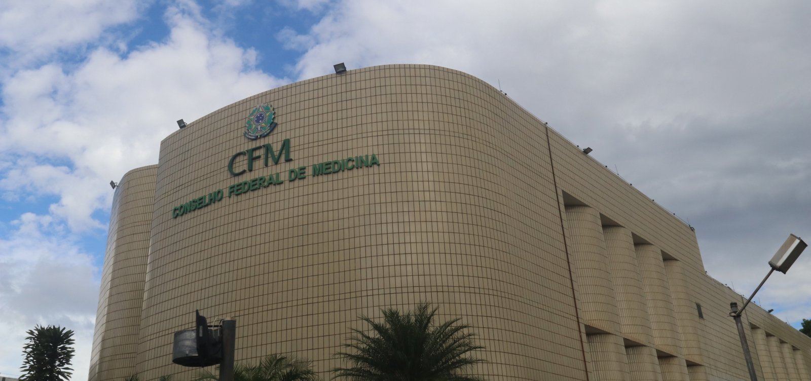 Conselho Federal de Medicina define regras para uso de IA por médicos