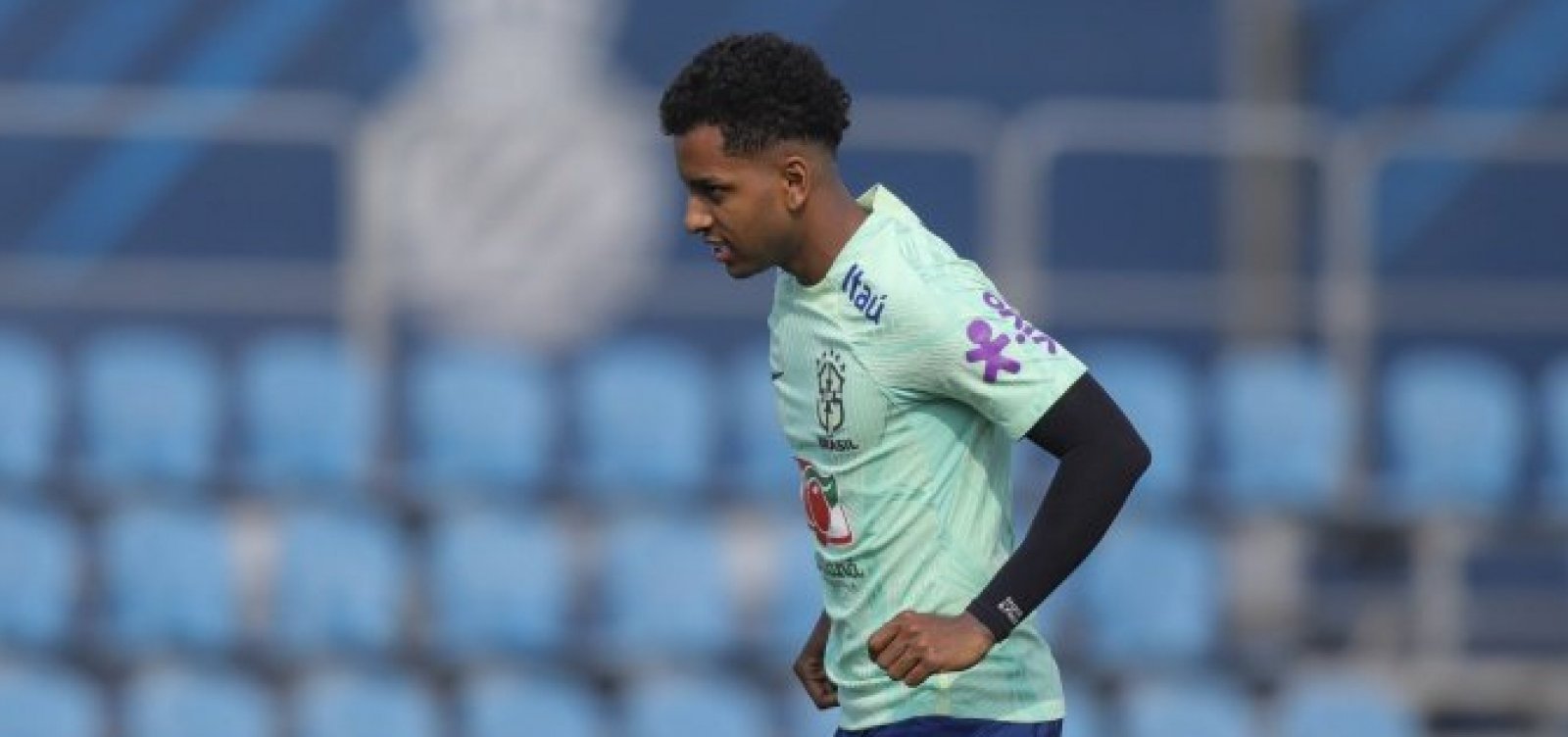 Rodrygo sofre grave lesão no joelho e está fora da Copa do Mundo de 2026