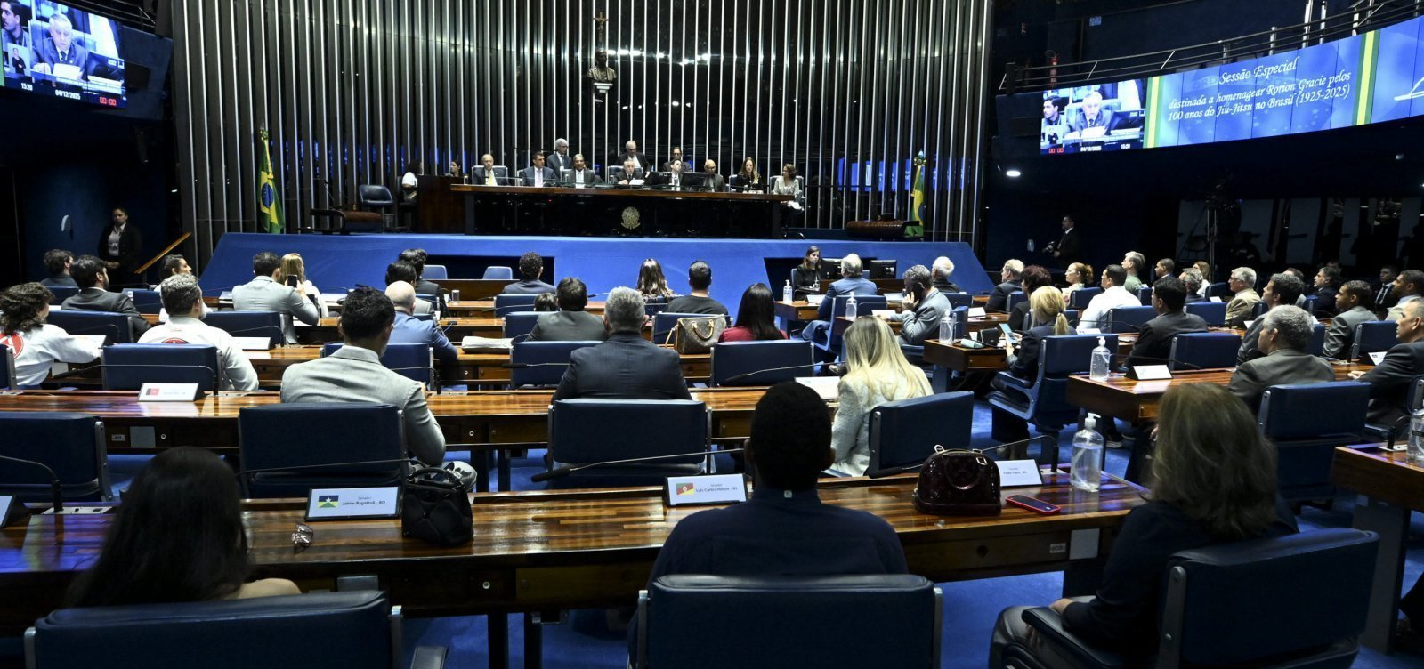 Comissão da Câmara adia votação da PEC da Segurança