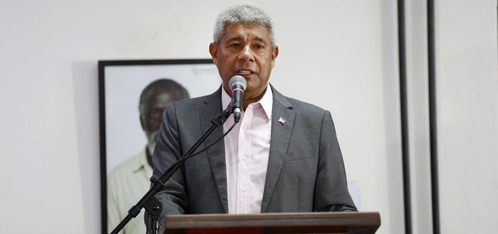 Jerônimo autoriza licitação para restauro da Faculdade de Medicina da Bahia em Salvador 