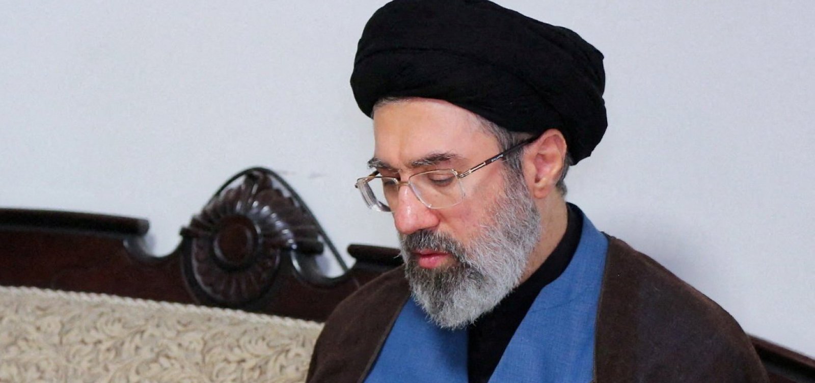 Irã anuncia Mojtaba Khamenei como novo lider supremo