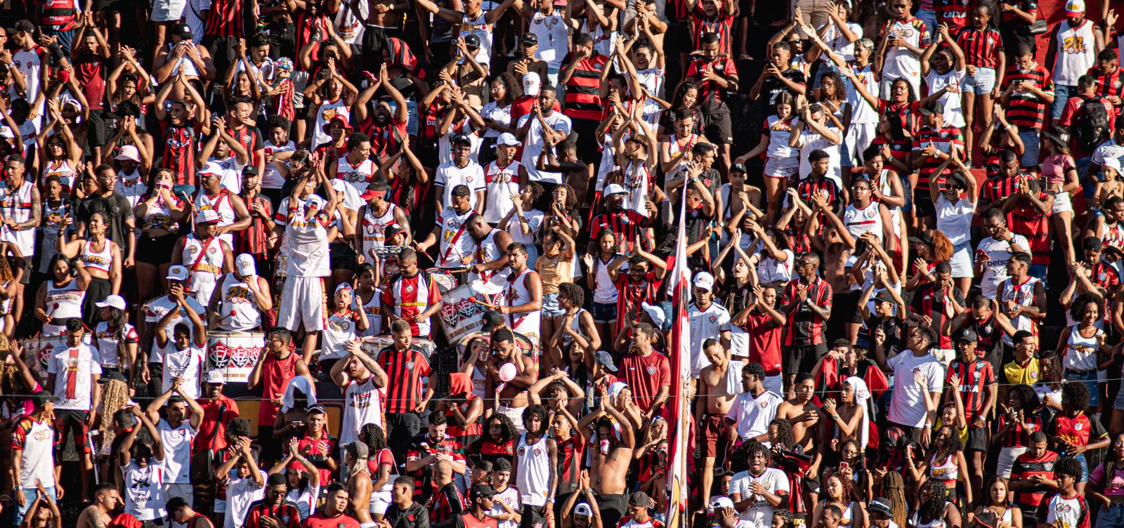 STJD retira perda de mando do Vitória e determina retenção de renda no Barradão