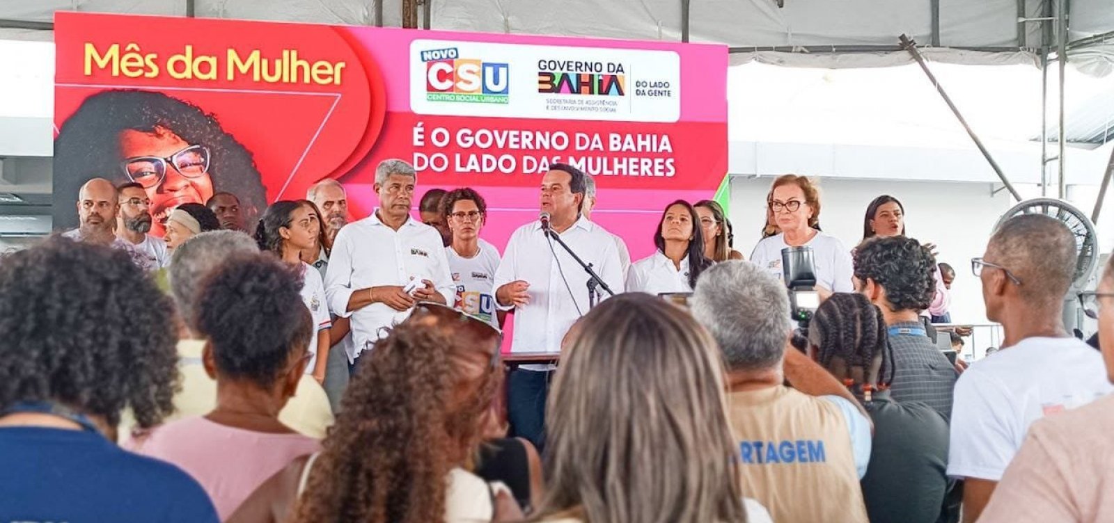 Geraldinho participa da entrega de Centro Social Urbano e escola em Salvador