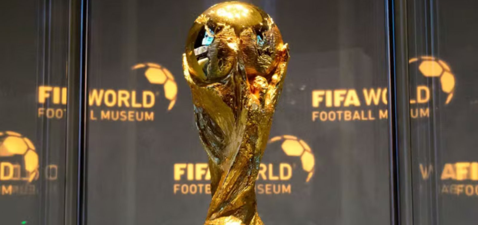 Diretor da Fifa diz que Copa é “grande demais” para ser adiada por guerra