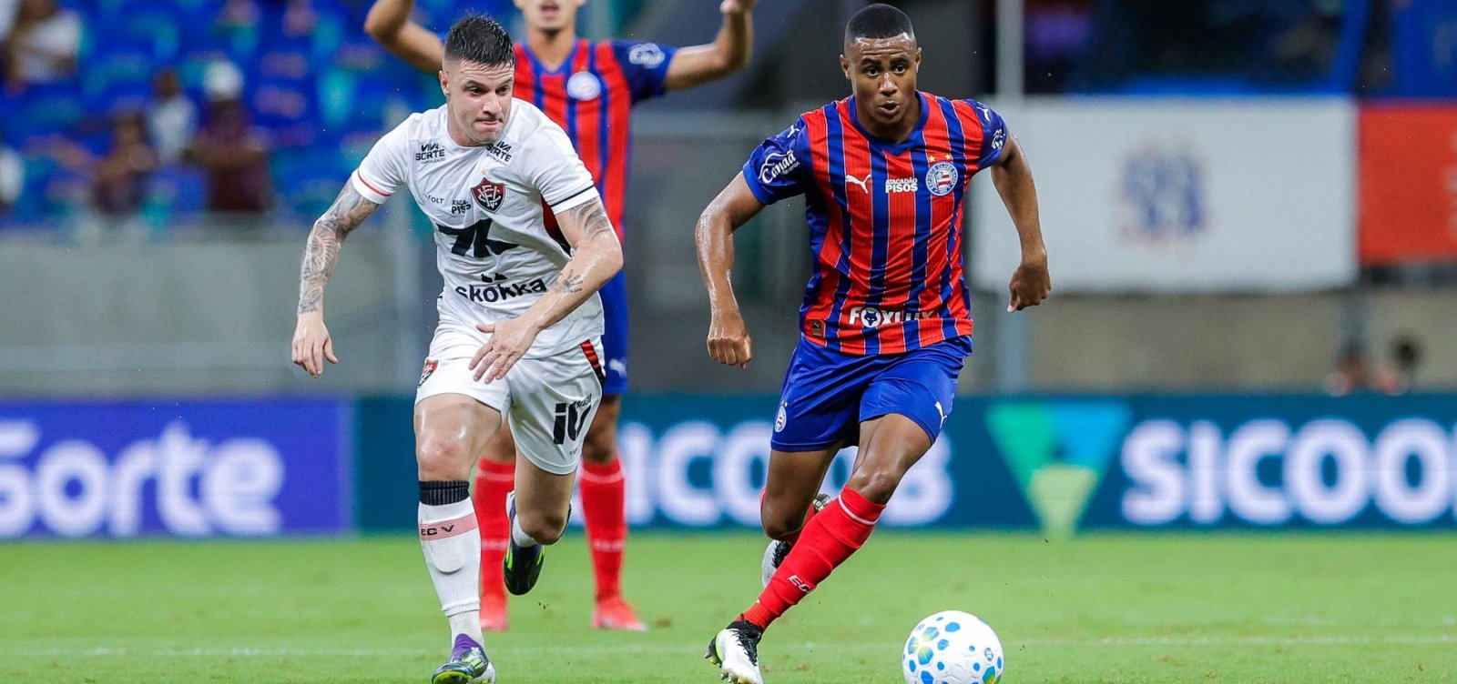 Com 1º tempo movimentado, Bahia e Vitória empatam pelo Brasileirão