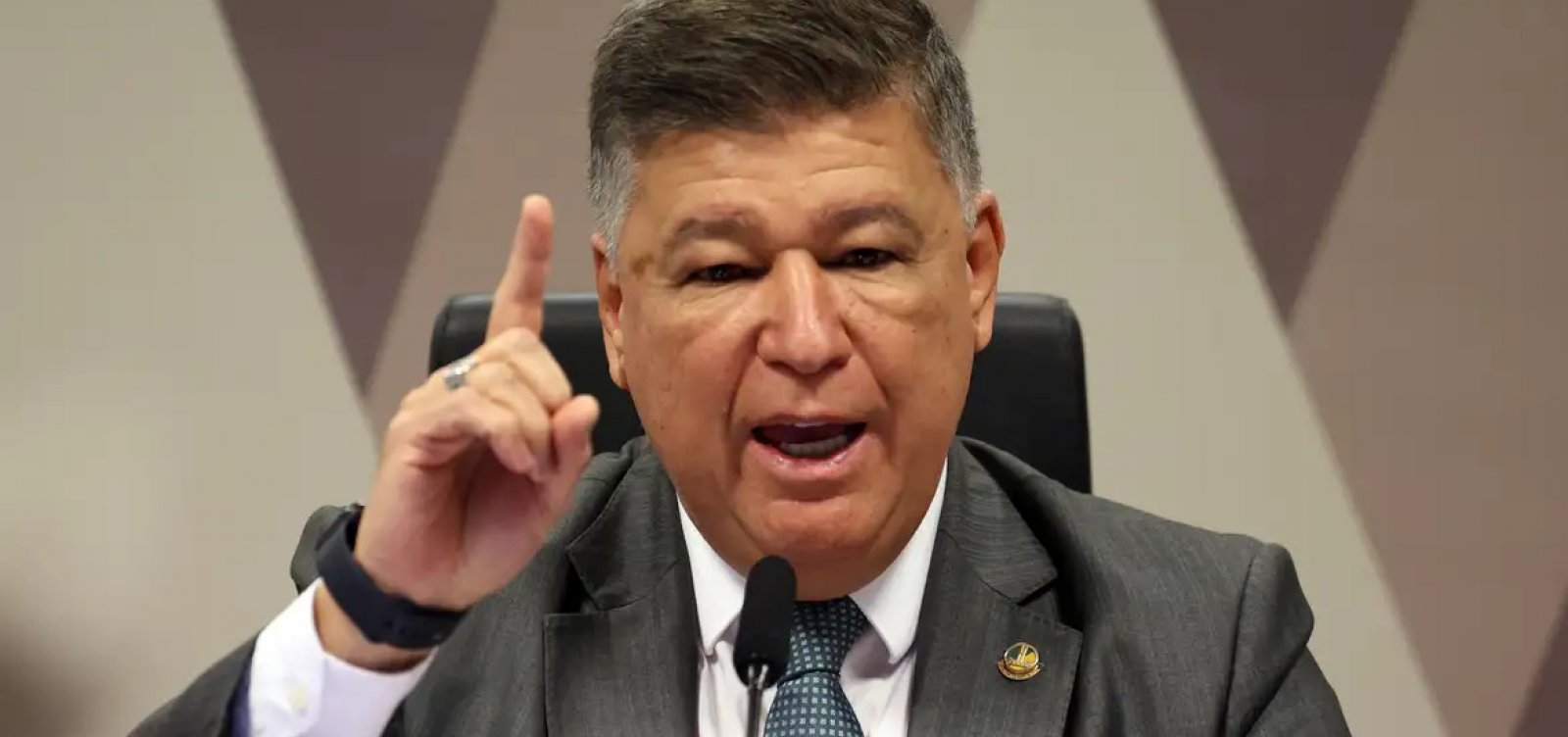 Presidente da CPMI do INSS pede ao STF revisão de decisões que barraram depoimentos