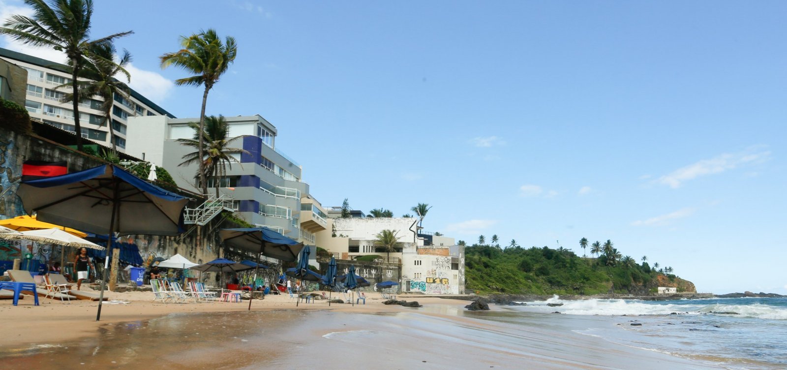 Tribunal federal suspende liminar e libera obras de espigões na Praia do Buracão