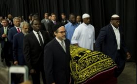 15 mil pessoas compareceram na primeira parte do funeral de Muhammad Ali