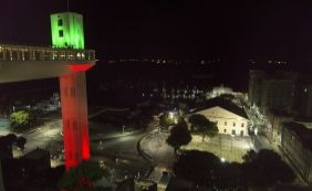 Elevador Lacerda é iluminado de vermelho e verde em homenagem a Portugal