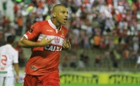 Expulso, Neto Baiano desdenha do Bahia: "Nem sei que time é"