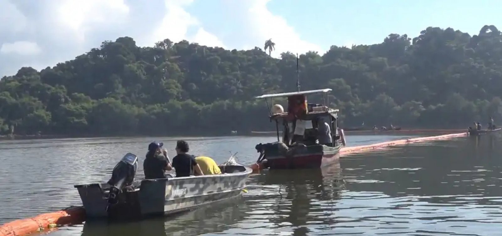 Tecnologia com cabelo humano é usada para combater poluição na Baía de Guanabara