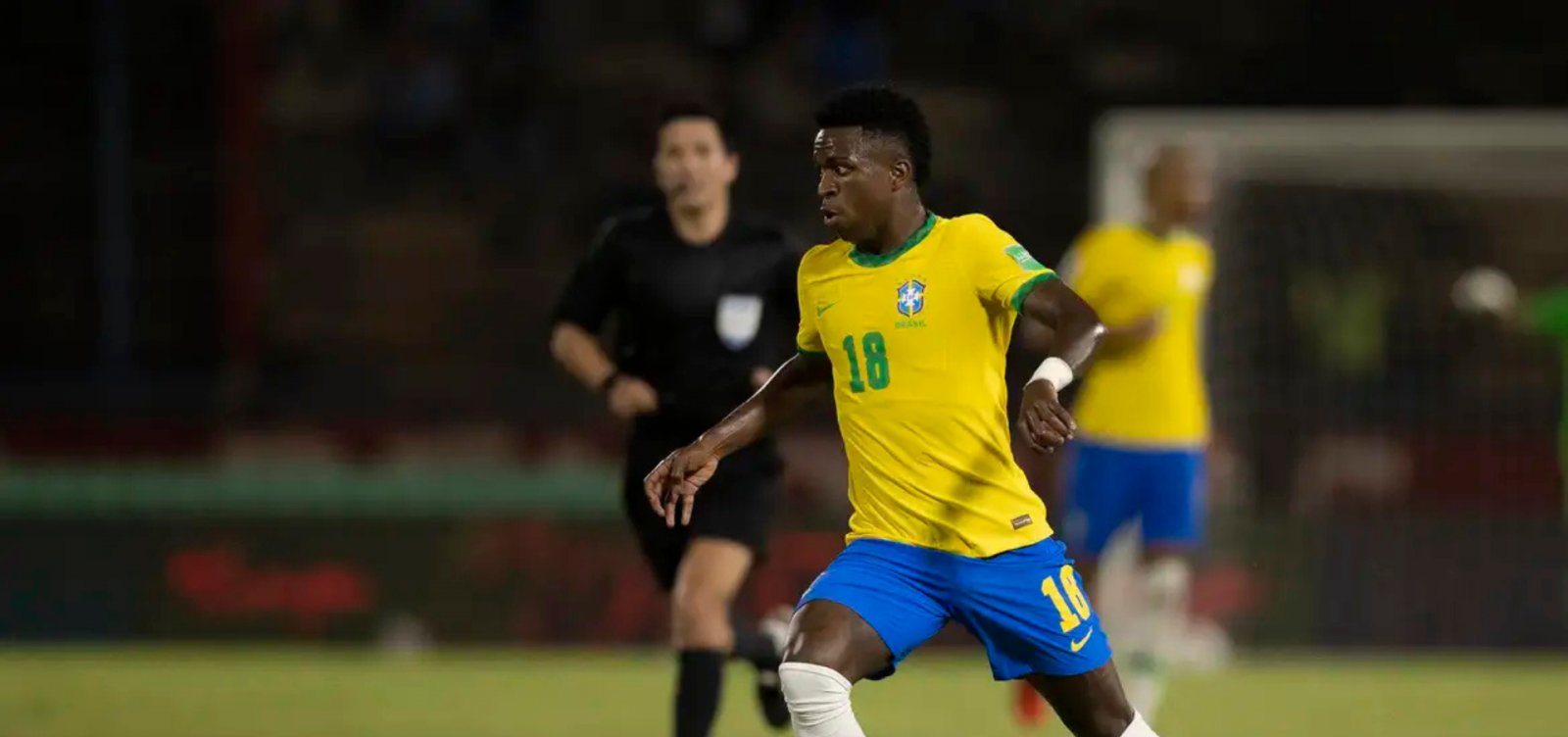 Com um a mais, Brasil perde para a França em amistoso pré Copa do Mundo