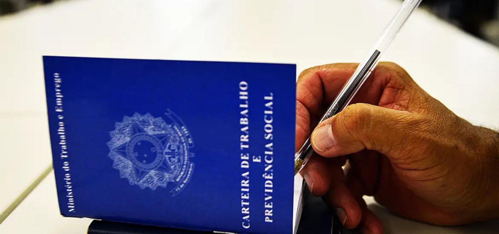 Brasil bate recorde de trabalhadores contribuindo para a Previdência