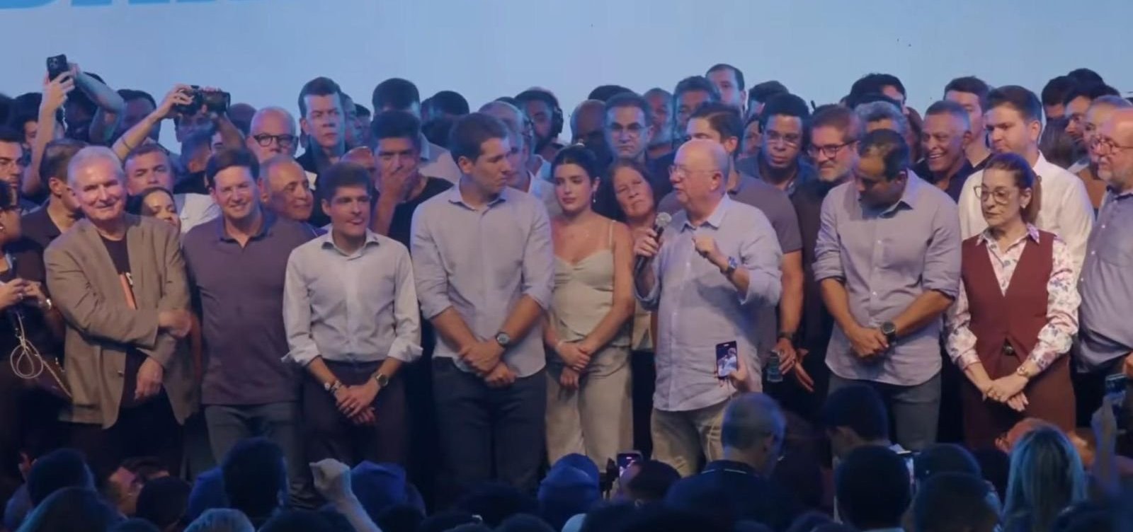 ACM Neto oficializa chapa durante evento em Feira de Santana