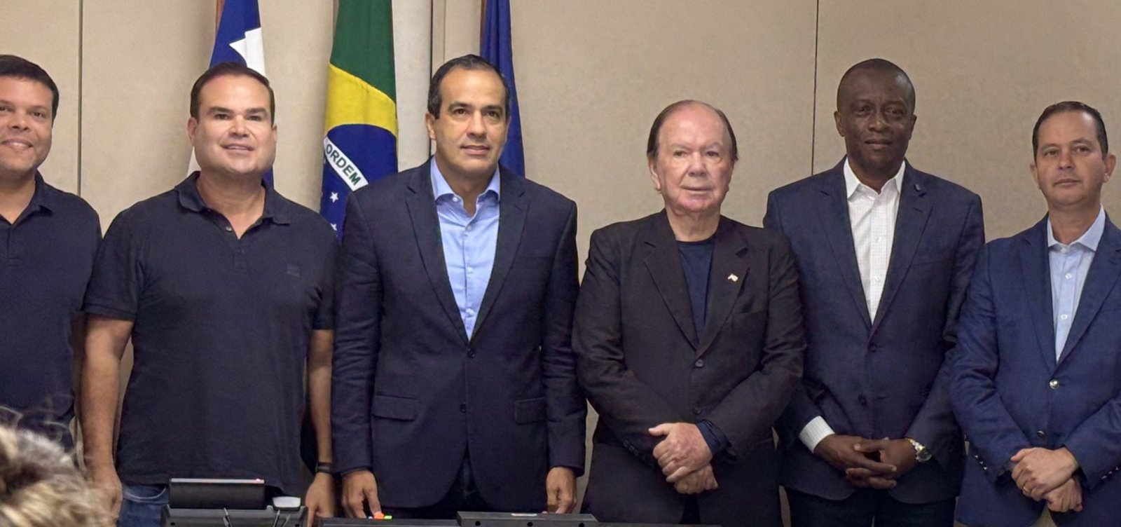 Bruno Reis anuncia saídas de três secretários que serão candidatos e nomeia substitutos