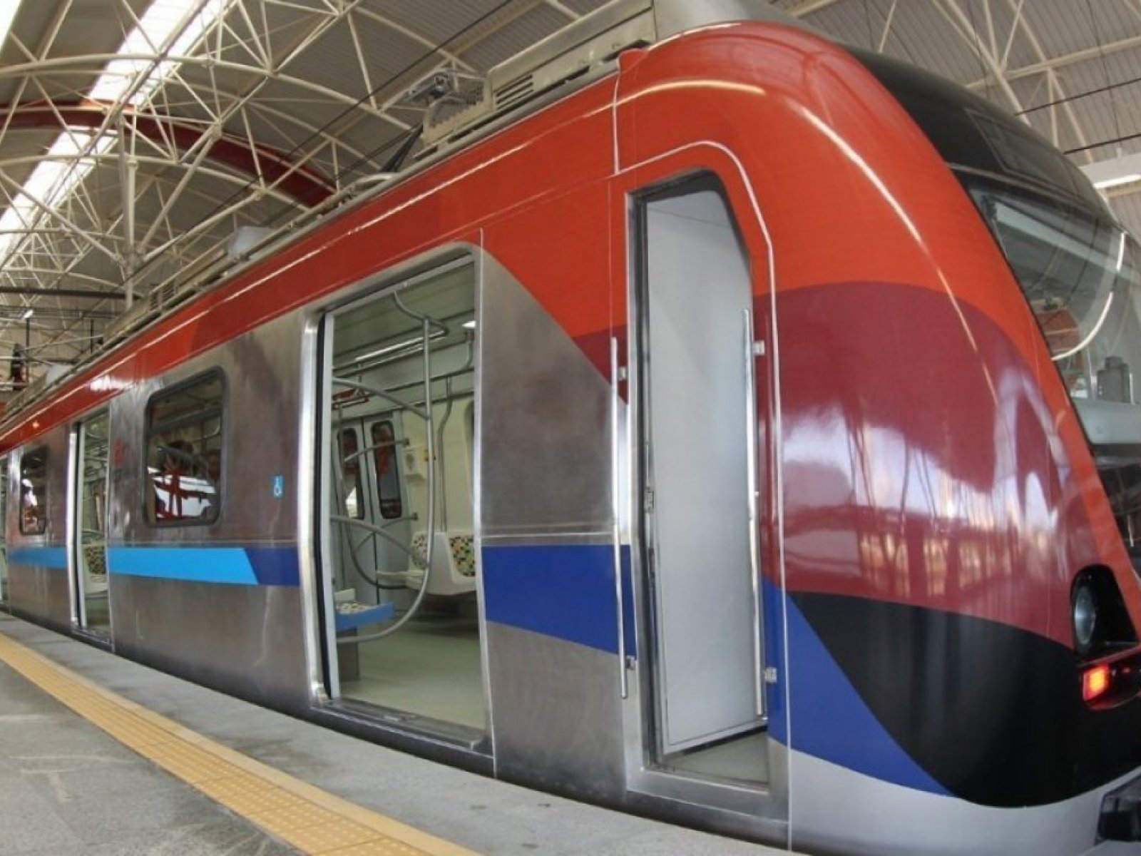 Metrô Bahia terá operação especial na Semana Santa para atender aumento de passageiros