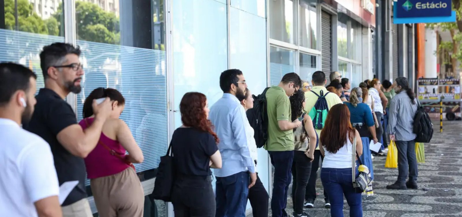 Governo prevê convocar 7 mil aprovados em concursos federais em 2026