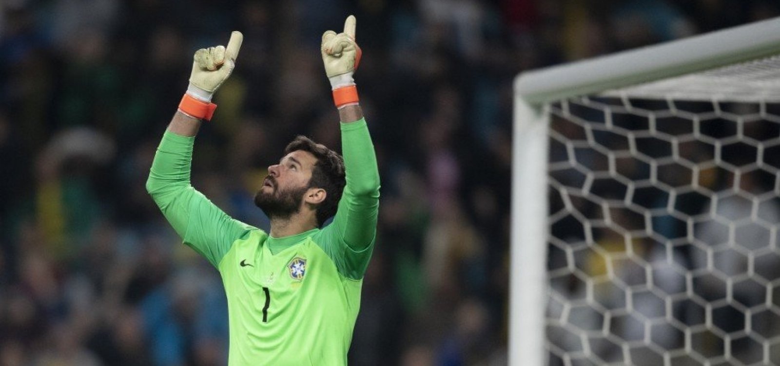 Goleiro da Seleção, Alisson segue fora do Liverpool após voltar a sentir lesão