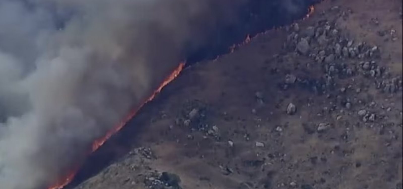 Incêndios florestais provocam evacuações no sul da Califórnia
