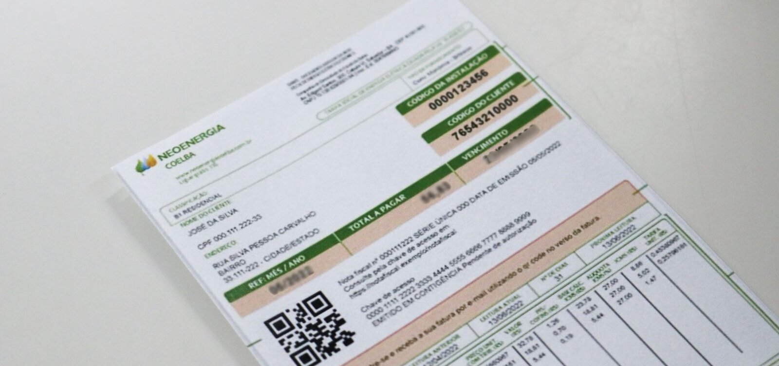 Aneel mantém bandeira verde e energia segue sem taxa extra em abril