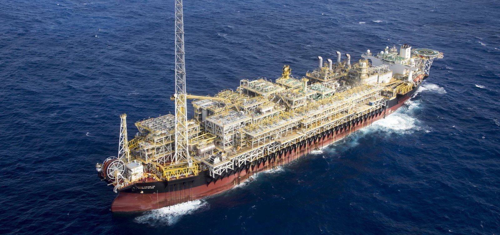 Irã condiciona reabertura do Estreito de Ormuz a indenização por prejuízos da guerra