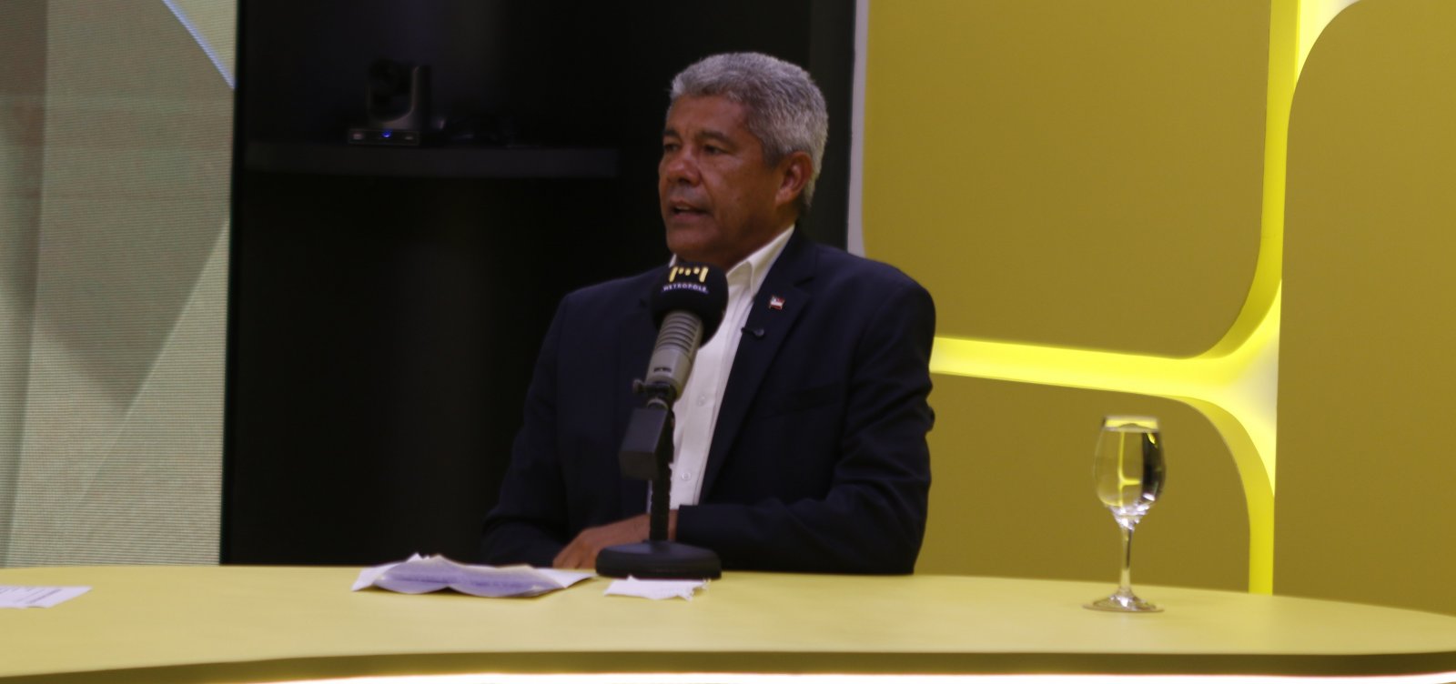 Jerônimo comenta pesquisas eleitorais e alerta para influência indevida no eleitor