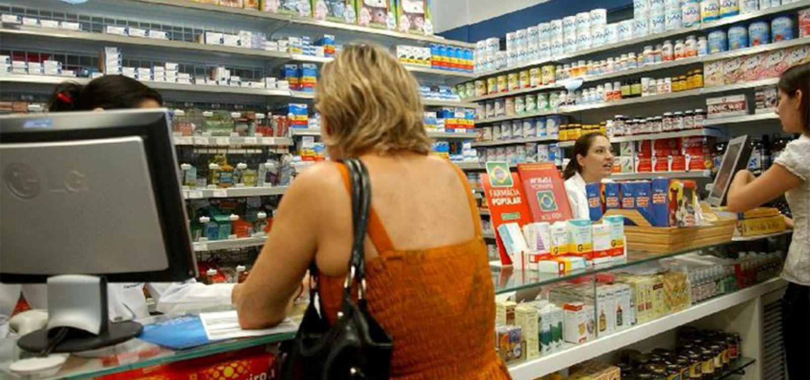 Farmácias de Salvador são proibidas de exigirem CPF na compra de medicamentos; entenda 