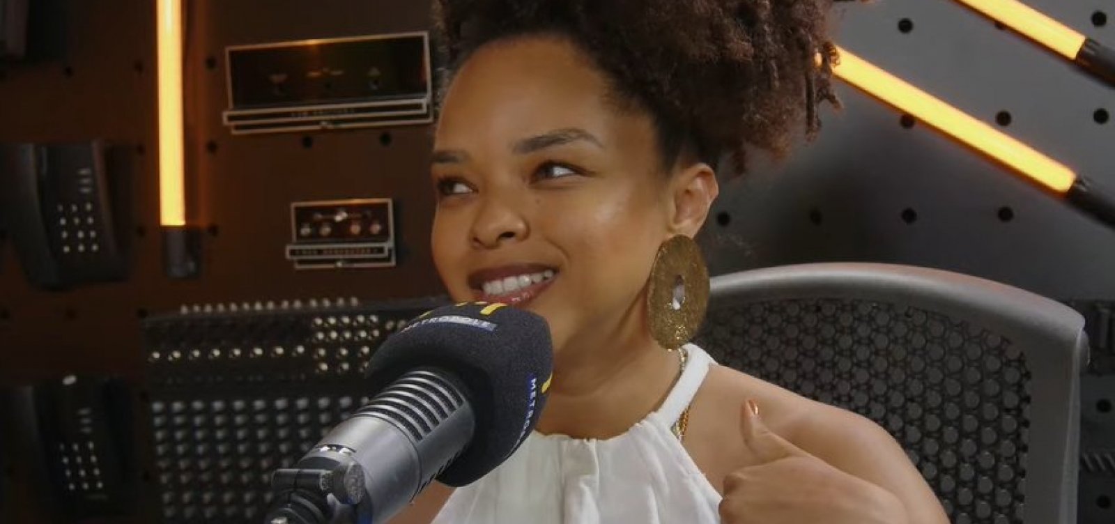 “É muito difícil colocar um show na rua”, diz cantora Gab Ferruz sobre desafios da cena cultural