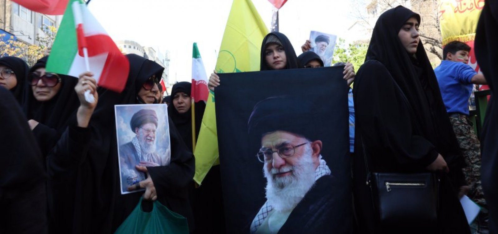 Iranianos realizam atos para marcar 40 dias da morte do líder supremo Ali Khamenei
