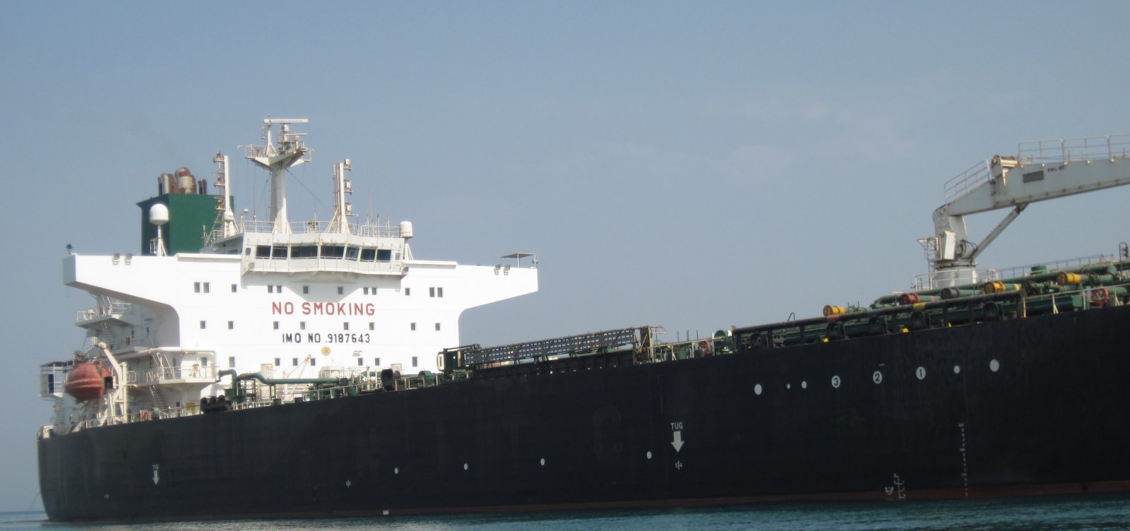 Emirados dizem que Irã mantém controle do Estreito de Ormuz e pressionam por liberação total