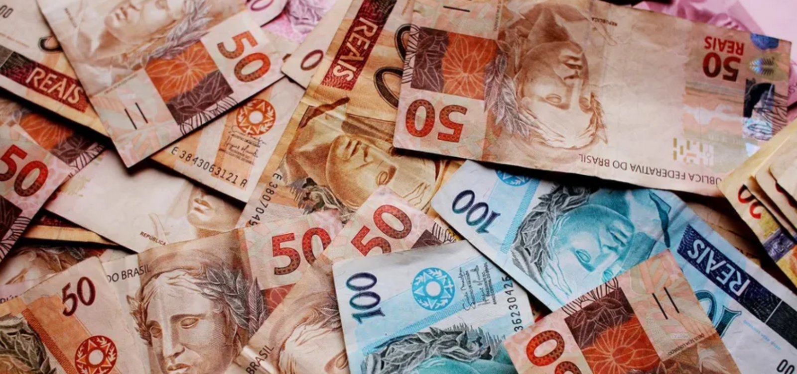 Governo estima salário mínimo de R$ 1.717 para 2027; entenda