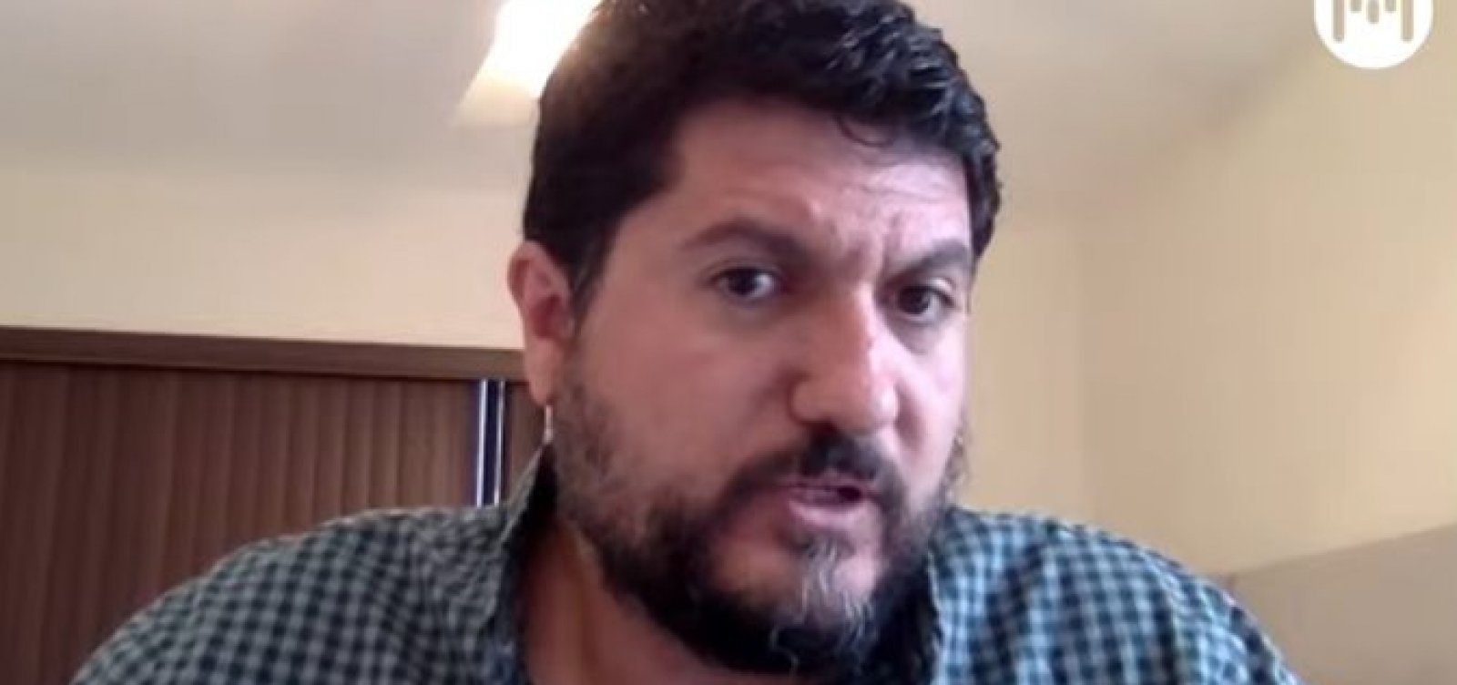 “Momento é instável e perigoso”, diz Guilherme Casarões sobre conflito entre EUA e Irã