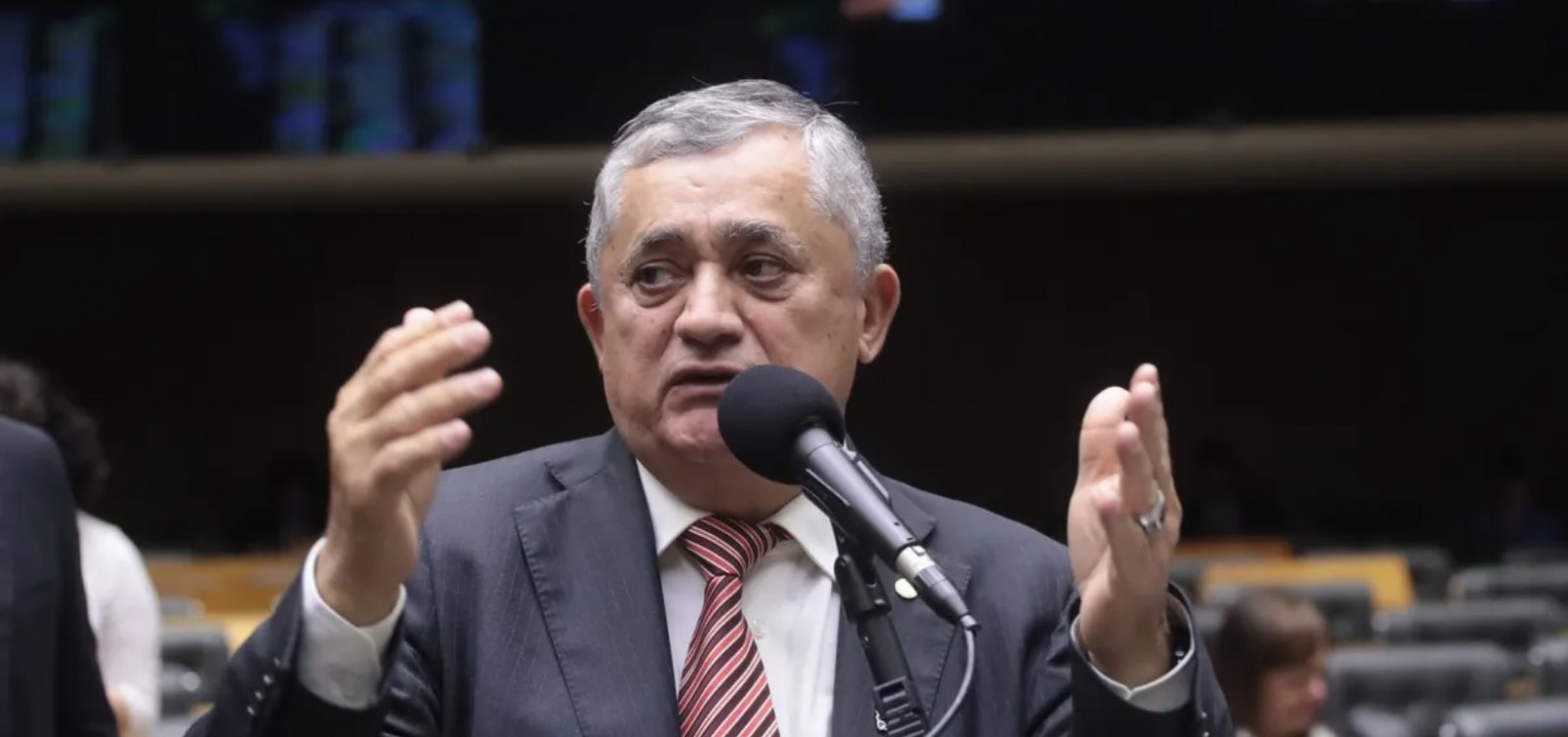 Governo estuda medidas para conter impacto da guerra no preço dos combustíveis, diz Guimarães