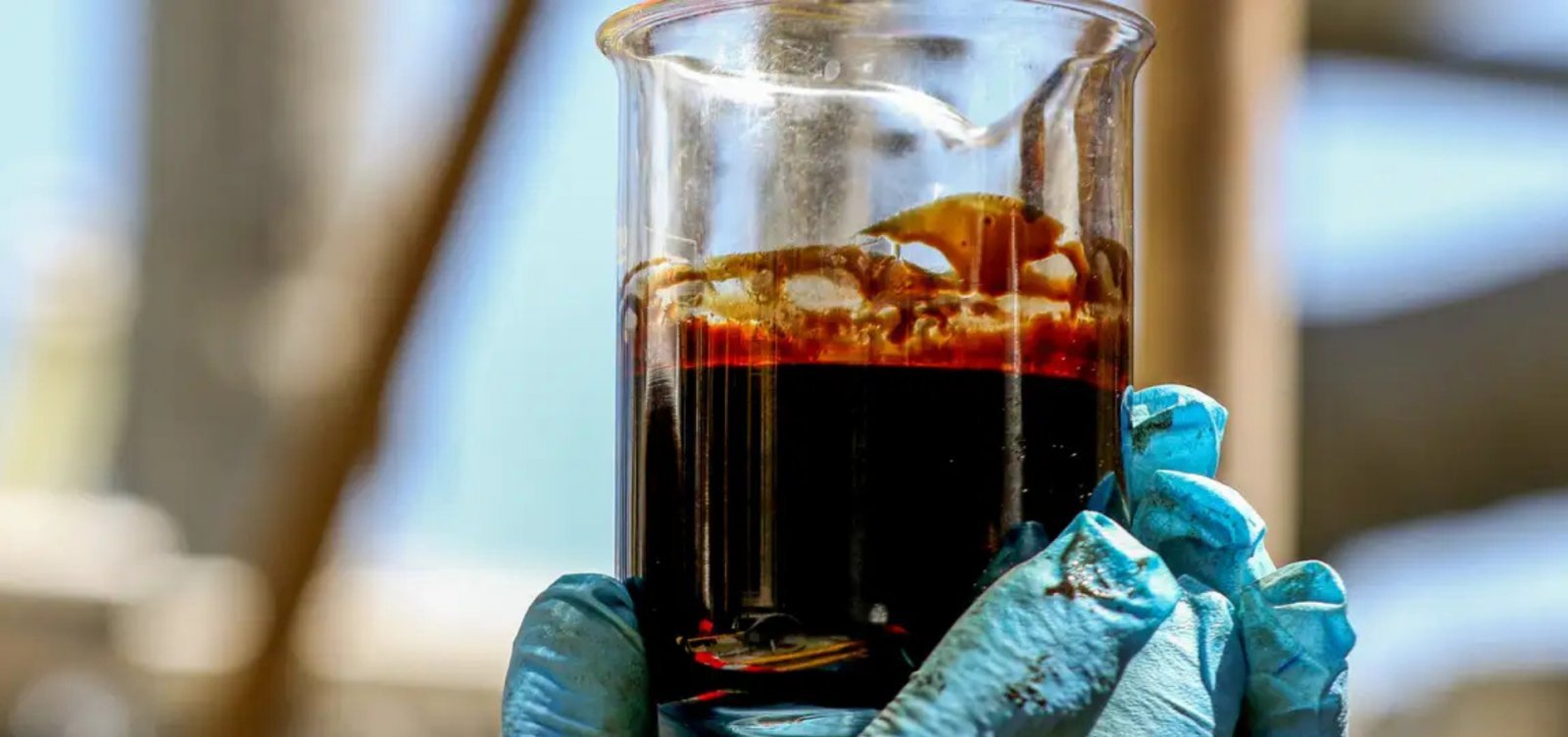 Preço do petróleo cai com liberação do Estreito de Ormuz