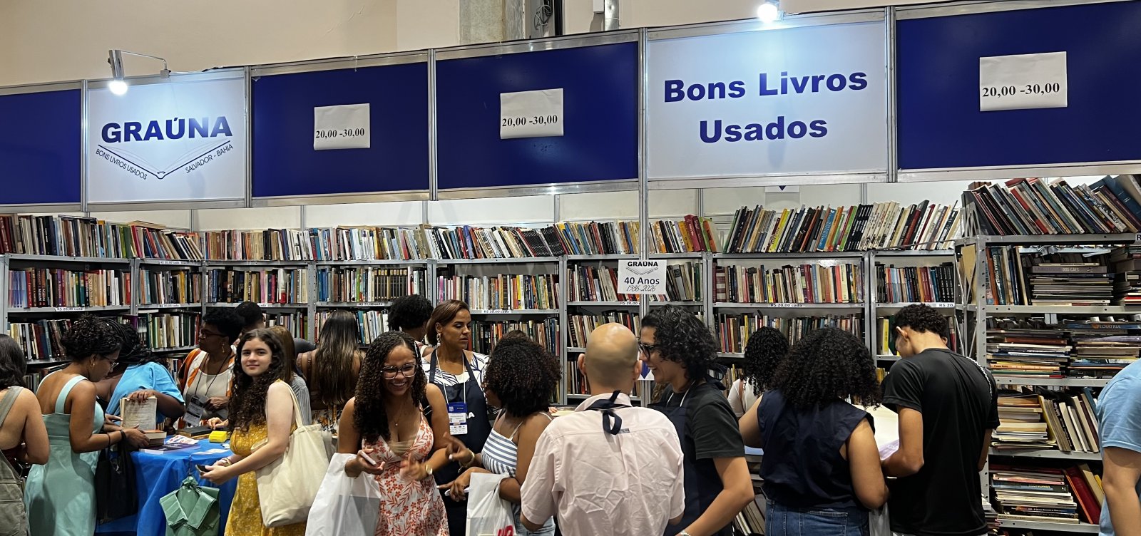 Sebos ganham espaço e atraem leitores na Bienal do Livro Bahia