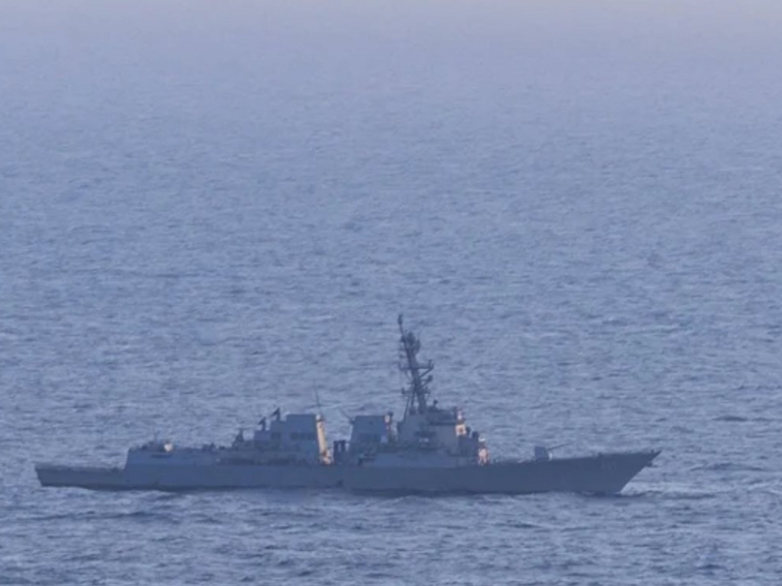 EUA interceptam e apreendem navio iraniano no Golfo de Omã, diz Trump