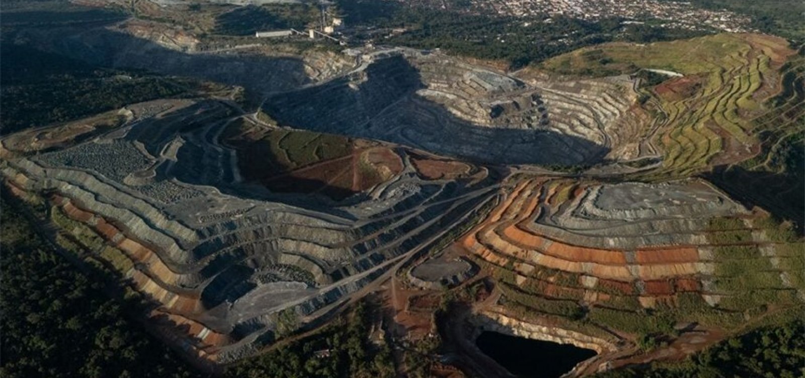 Empresa americana adquire mineradora brasileira Serra Verde por US$ 2,8 bilhões
