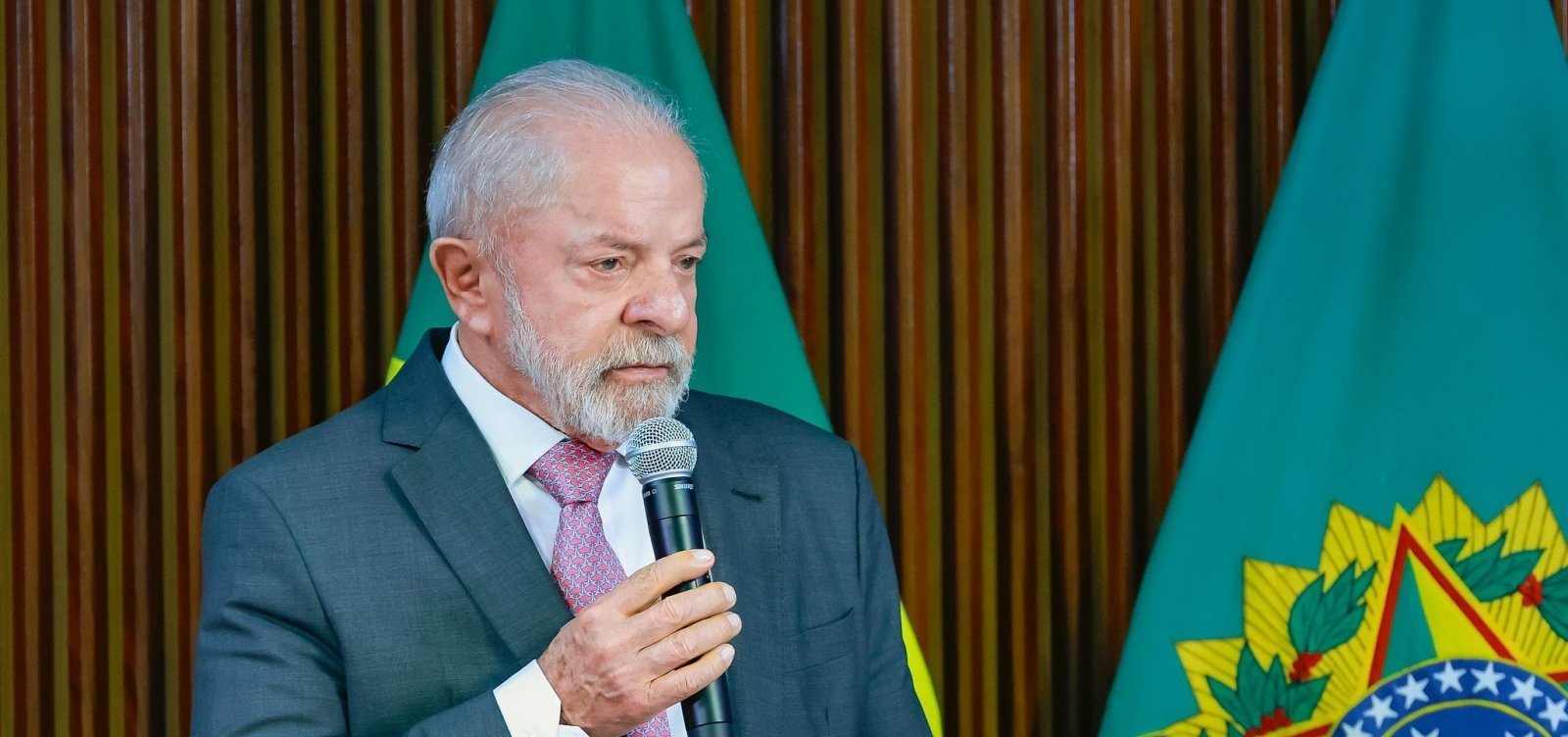 Brasil é um dos menos afetados pela "maluquice" da guerra contra Irã, diz Lula