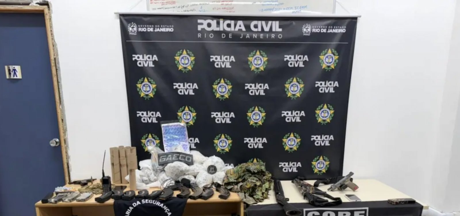 Operação prende três integrantes de facção e apreende armas no Rio de Janeiro 